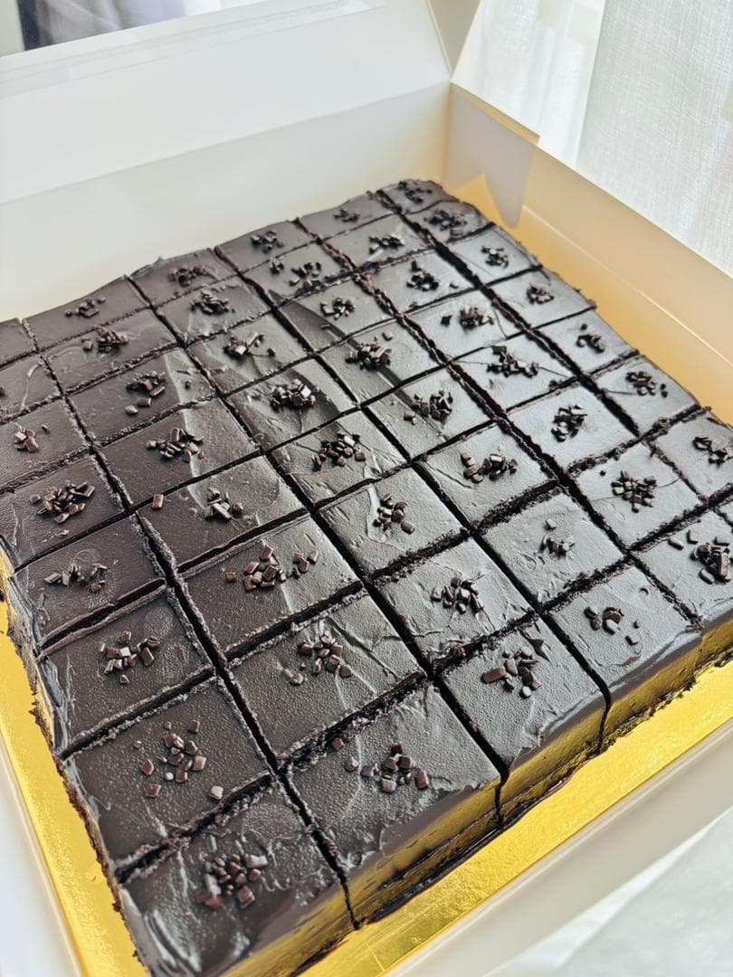 Moist Chocolate Cake (PRE ORDER 2 days)